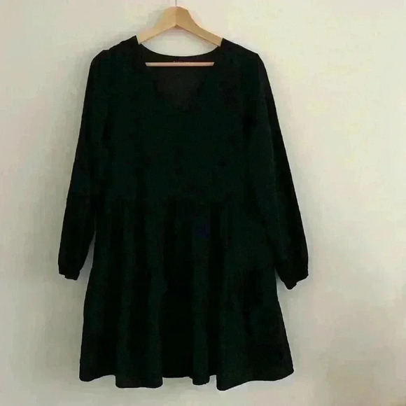 Women’s black part dress with puffy sleeves - Picture 1 of 4